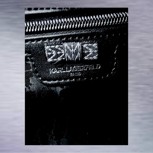 NWT Karl Lagerfeld Paris Agyness Textured
Shoulder Bag Comes with Dusty - Picture 11 of 15